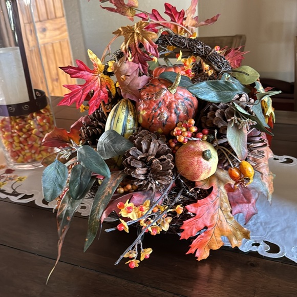 Fall centerpiece - Picture 8 of 12